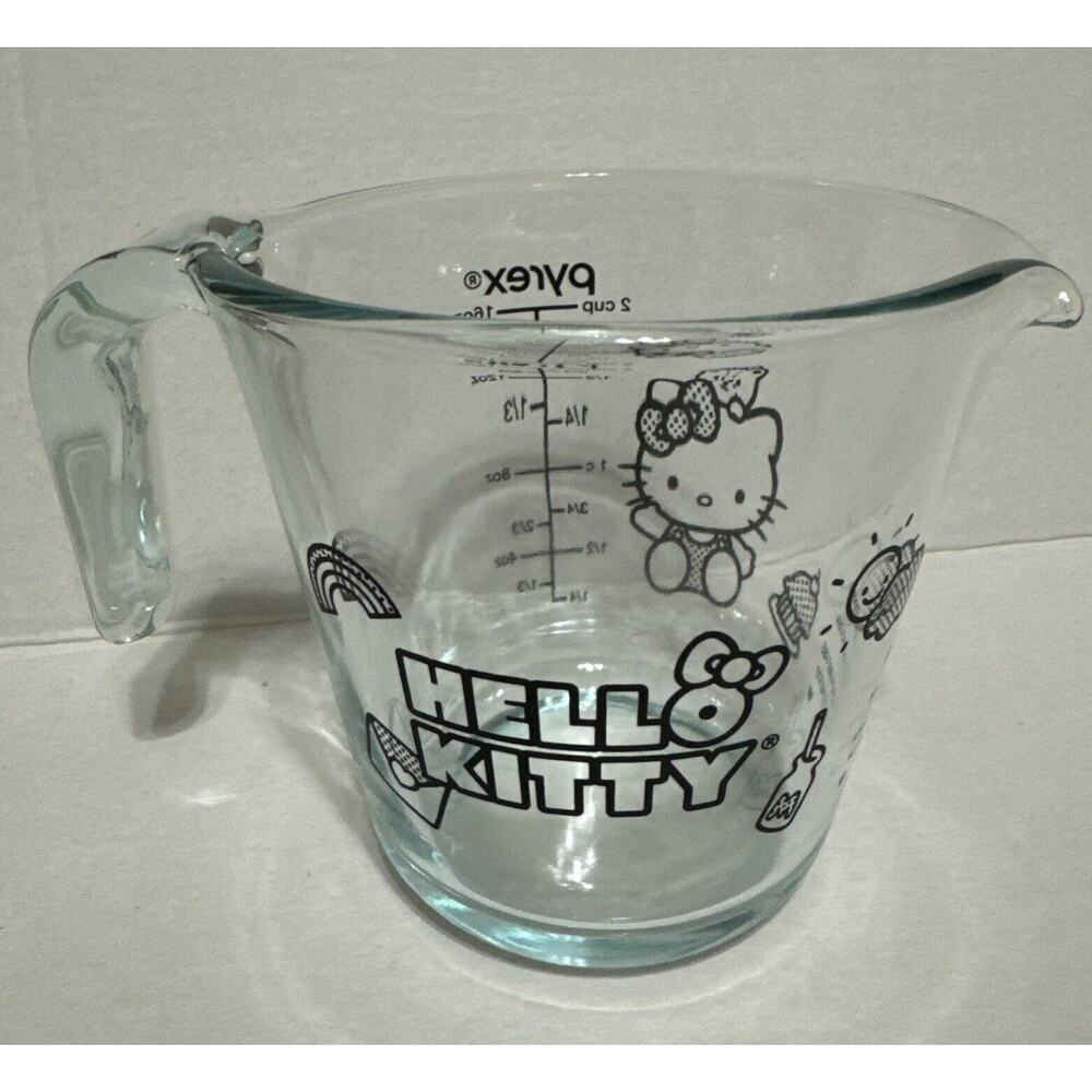 Pyrex Hello Kitty Measuring Cup Sz 2 cup 16 oz Made in USA Microwavable New